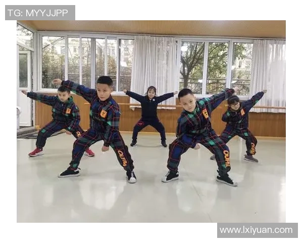 深圳街舞队默契配合的艺术探讨与团队协作的魅力分析